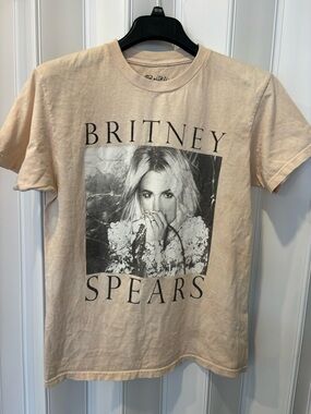 Britney Spears Graphic Tee in Light Beige Size Medium